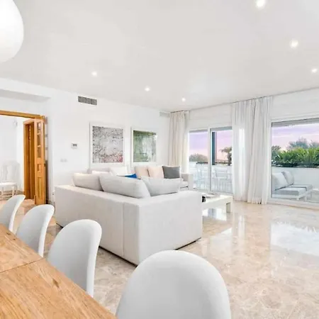 Golf & Santa Clara By Houselogy Holiday home