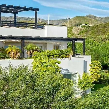 Golf & Santa Clara By Houselogy Holiday home *